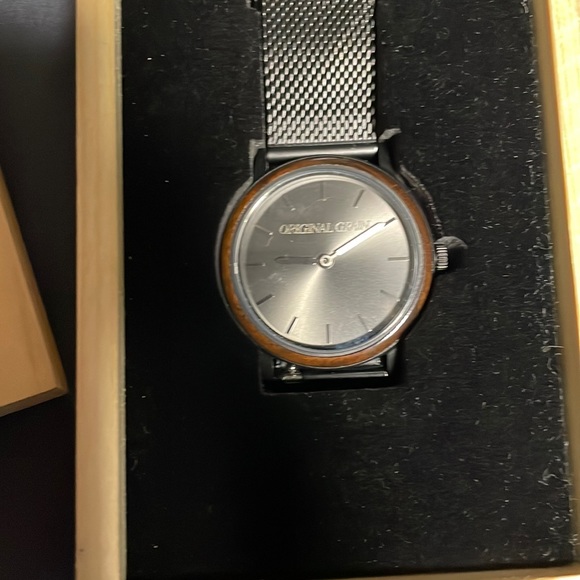 Woman’s Watch- Original Grain - Picture 3 of 3